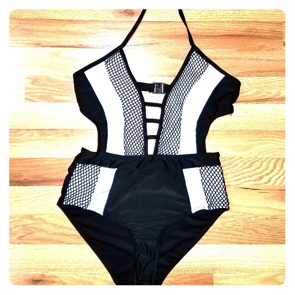 *NWOT* Sexy one piece bathing suit